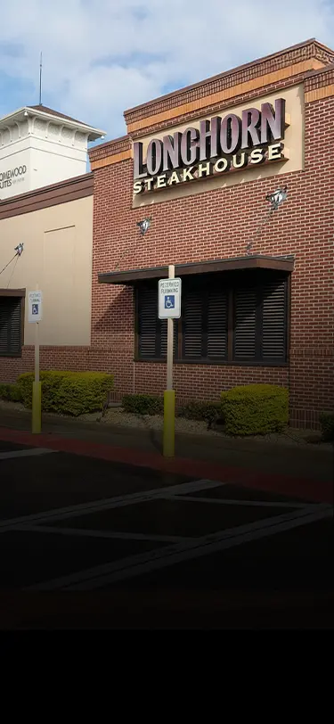 <span class='text-secondary text-[32px] sm:text-[54px] lg:text-[64px] 3xl:text-[80px] leading-[110%] font-medium capitalize font-title'> Comercial Comercial <br/> </span> Para Excelencia Empresarial