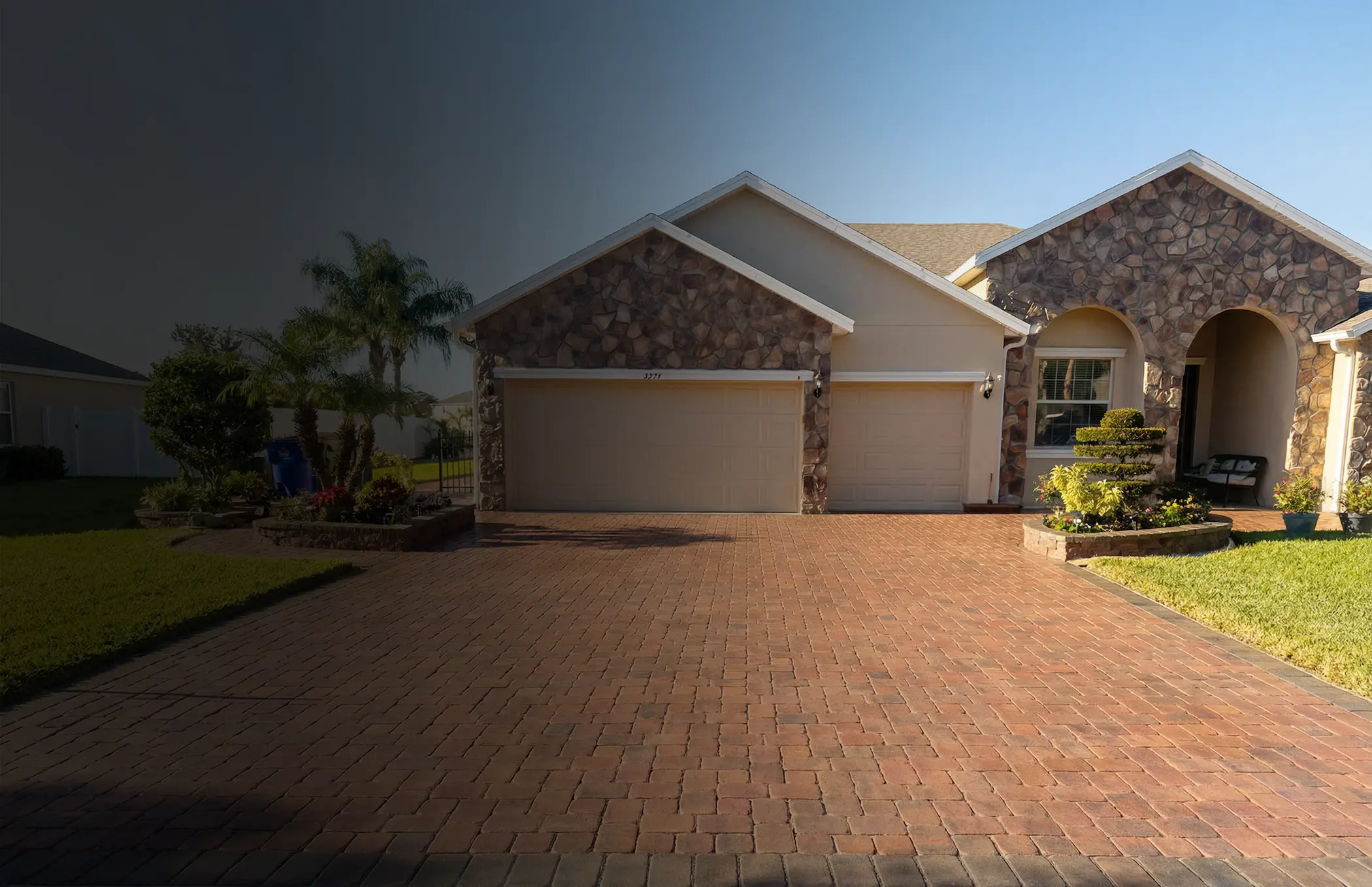 Profesional <span class='text-secondary text-[32px] sm:text-[54px] lg:text-[64px] 3xl:text-[80px] leading-[110%] font-medium capitalize font-title'> Restauración <br/> de Hogar </span> en Orlando